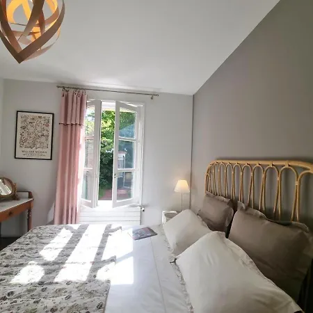 Avec Jardin, Terrasse Et Confort A - Fr-1-496-293 Holiday home Saint-Galmier